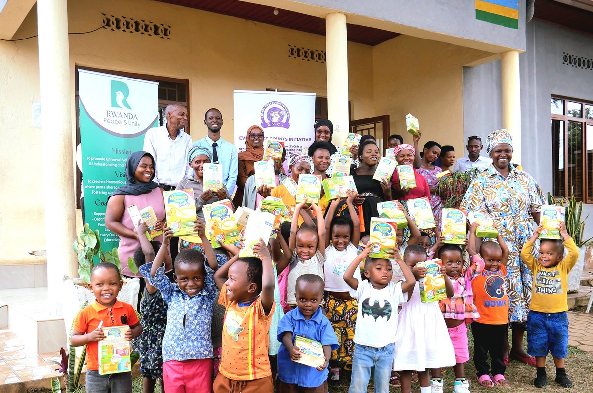 evcinitiative's tweet photo. 2/2 Program Coordinator at @evcinitiative, Mrs Mukankaka Fabiola, addressed parents, urging them to prioritize their children's health and well-being as the foundation of a strong family for Rwanda. This message was reiterated by the Executive Secretary of Gasharu Cell. https://t.co/iZcY6vwdT2