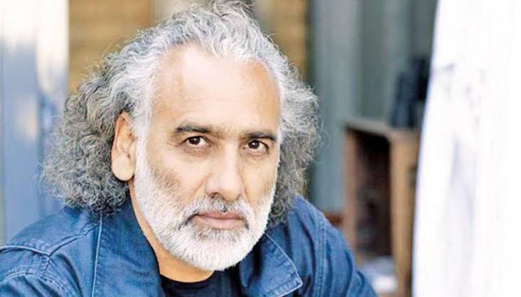 🔴 Yönetmen Sinan Çetin:

Cumhuriyeti çok fazla abartmayalım;  1923'te kuruyorsun, 1946'ya kadar seçim yok, 1946'da sahte bir seçim yapıyorsun, ilk gerçek seçimi 1951'de yapıyorsun, seçilen adamı da 1960'ta asıyorsun (Adnan Menderes).