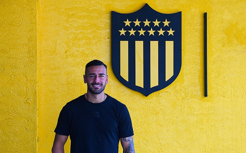 MartinCharquero's tweet photo. “Voy a una de las 8 mejores ligas de Europa”. 

“Ayer estaba en la rambla y la gente me paraba diciéndome que no me vaya”. 

“Voy a volver al club vigente y me quiero retirar en Peñarol”. 

Facundo Batista en #Minuto1

💻 https://t.co/AE5S47vtBO https://t.co/jsSXoLWdCU