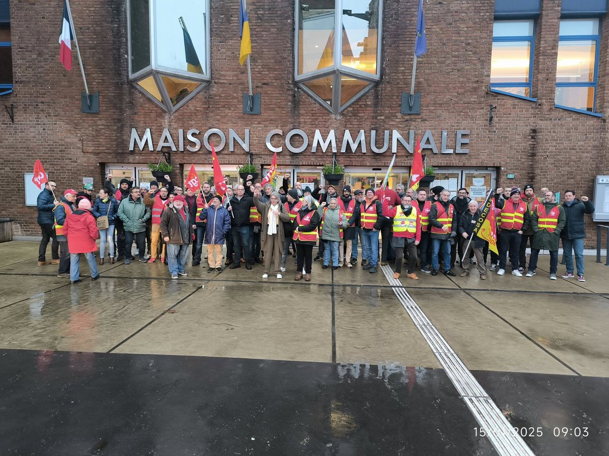 ULCGTDUNKERQUE's tweet image. Une belle délégation CGT a accompagné notre secrétaire Générale Christelle lors de son entretien de reprise à la ville de Grande-Synthe qui fait suite a l'attaque sur son mandat.
RDV le 24 janvier ✊✊
@DamienCAREME @BeyaertMartial