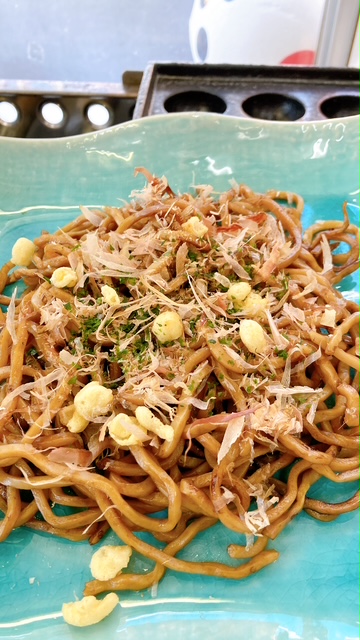 zenjioya2's tweet photo. 大塚のなかざわ製麺で買ってきた二度ぶかし麺で焼きそば https://t.co/butsf9HPve