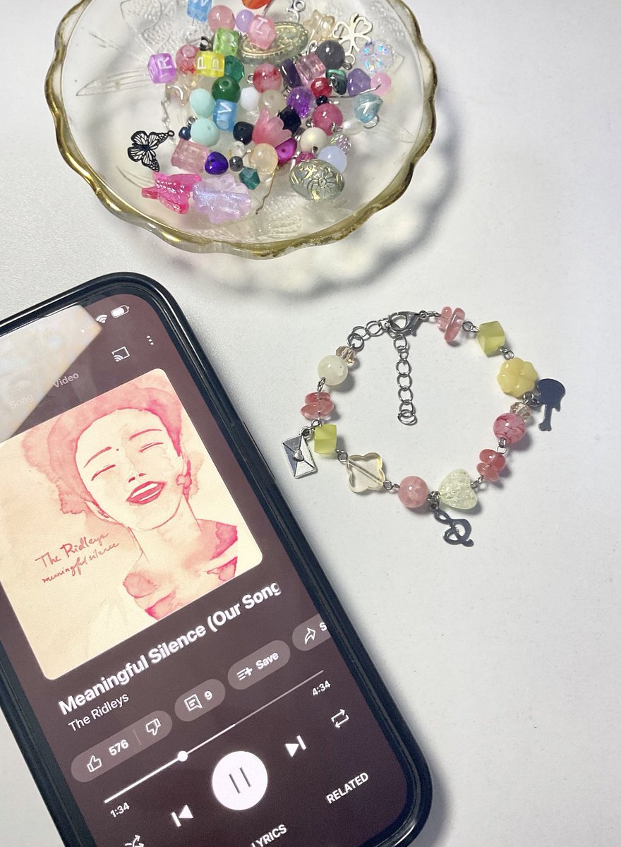 PaularisProject's tweet photo. Wts lfb 

⋆｡°✩ The Ridleys-inspired Bracelet &amp; Keyring/ Phonecharm Collection ✮✧˖ ⋆｡°

Bracelet Length: 15.5 cm + 5 cm 
Can choose keyring or phonecharm

Mats used: Stainless steel chains, wires and hardware, glass, zinc alloy and stainless charms

💌 Send a DM  to order https://t.co/t9N7y2I2sd