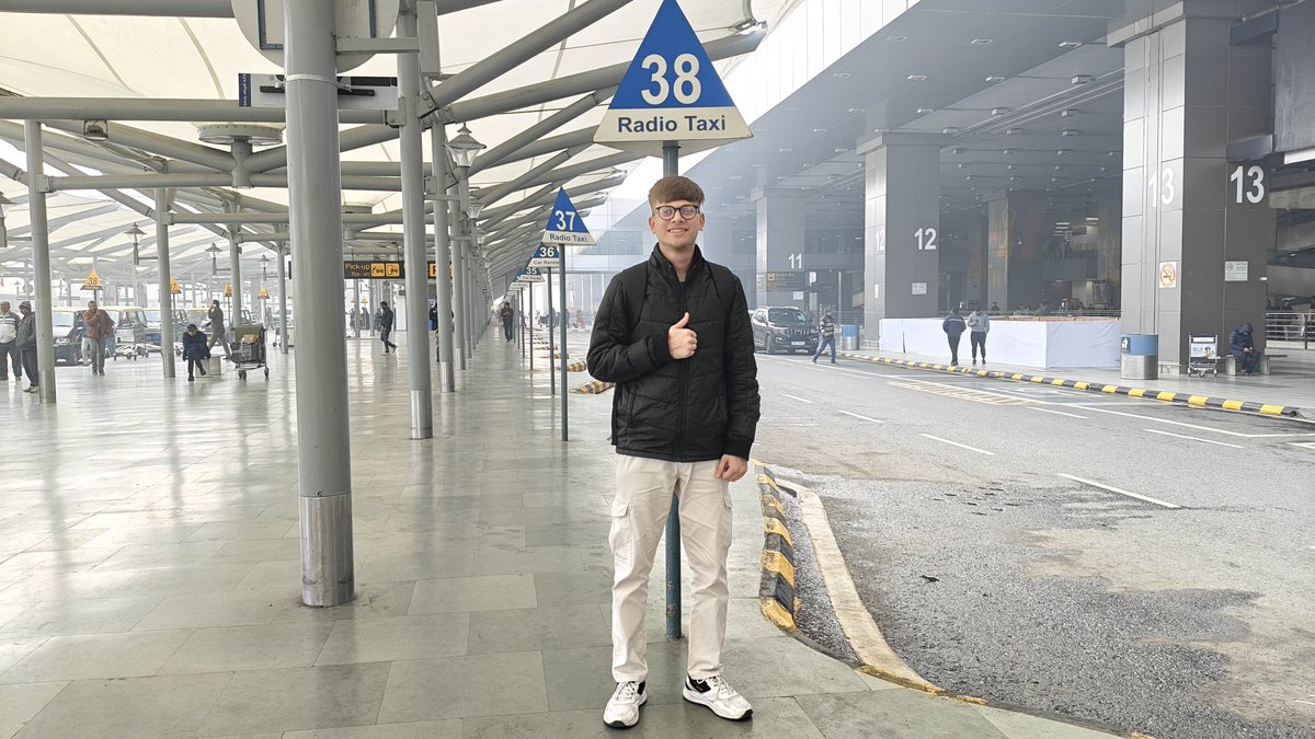 ParthNeve's tweet photo. Reached Delhi for the exciting launch event of the #realme14ProSeries5G tomorrow!!

See you tomorrow, 12 Noon! 

#SoClearSoPowerful #realmeCommunity
@realmeIndia https://t.co/oWaVMKRkG9