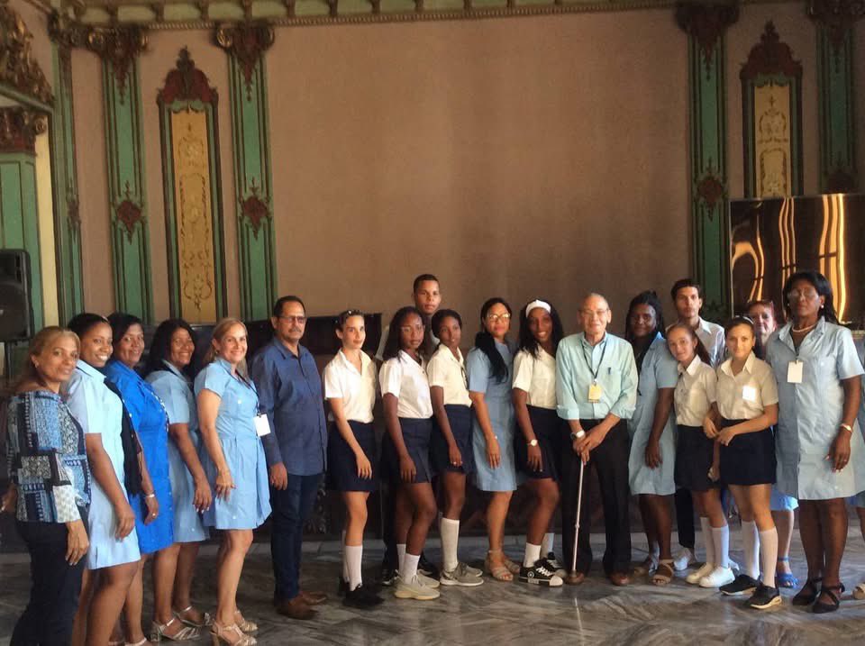 pedagogicafloro's tweet photo. Felicidades en el día de la Ciencia Cubana a la Formación Pedagógica por los aportes a la Pedagogía Cubana. #santiagoessantiago #CESPE Bravo.#formacionpedagogicamined #apcfilialstgodecuba #dpeStgo https://t.co/2XrpsbwAKo