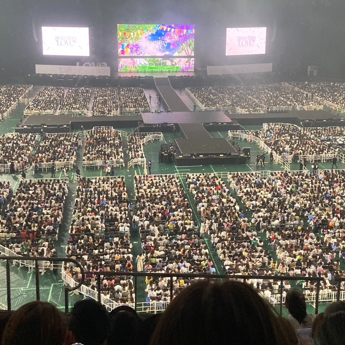 wonlv_s2's tweet photo. ⑤アリーナP48ブロック 7列 6番
⑥3塁側下段 19通路 12列 241番
⑦3塁側上段 56通路 6列 31番 https://t.co/f3y8VT7au8
