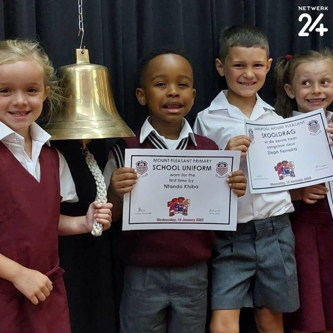 Beeld_Nuus's tweet photo. Daar was trane, blydskap en opgewondenheid toe laerskole oor die land heen nuwe leerlinge bygekry het wat met hul skoolloopbaan begin. ||#grade1 #firstday2024 #schools
https://t.co/jfgqoqLwkw https://t.co/gcD9h0z4Mu