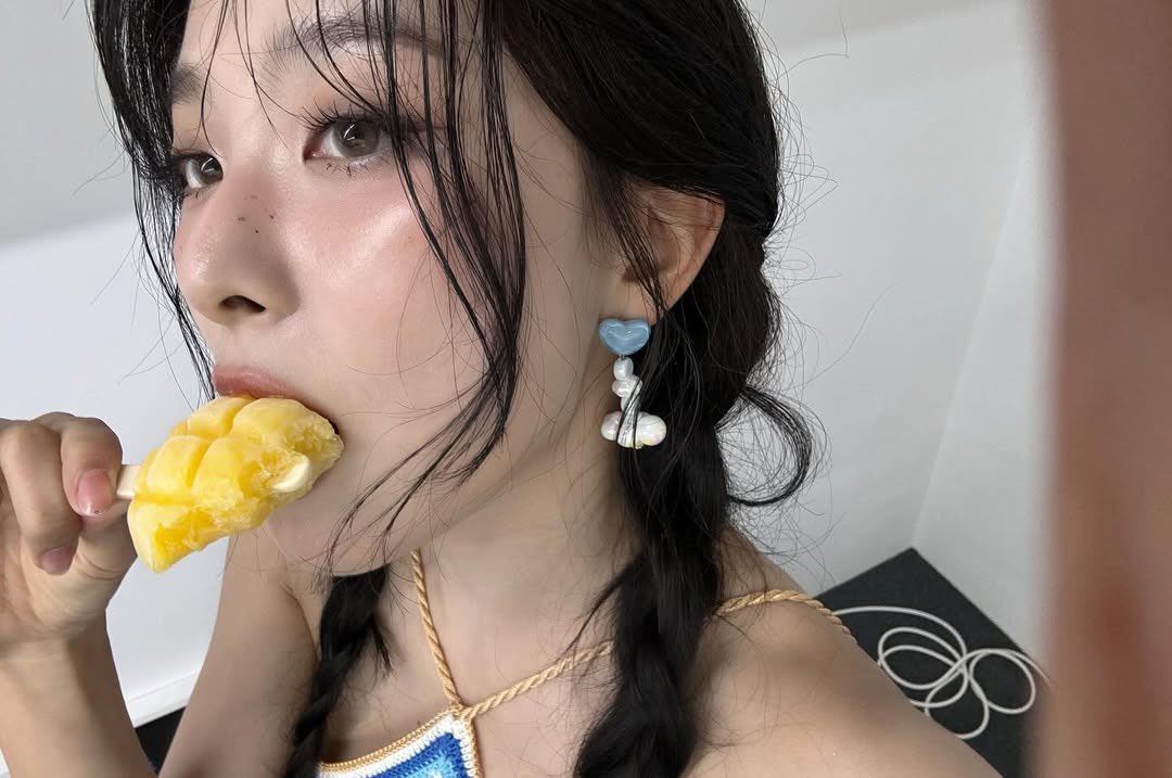 siulgi's tweet photo. “Wrapped in shades of blue, with braids that dance in the wind, I savor each moment like an ice cream on a warm day.” There’s something magical about the simple joys—filling my soul with colors, coolness, and a little bit of sweetness today! https://t.co/nMEF13M0pG