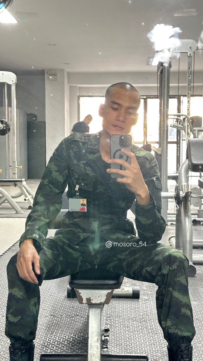 ใครจะเป็นน้ำแรกของปีนี้ 💦

#หัวเกรียน #ทหาร