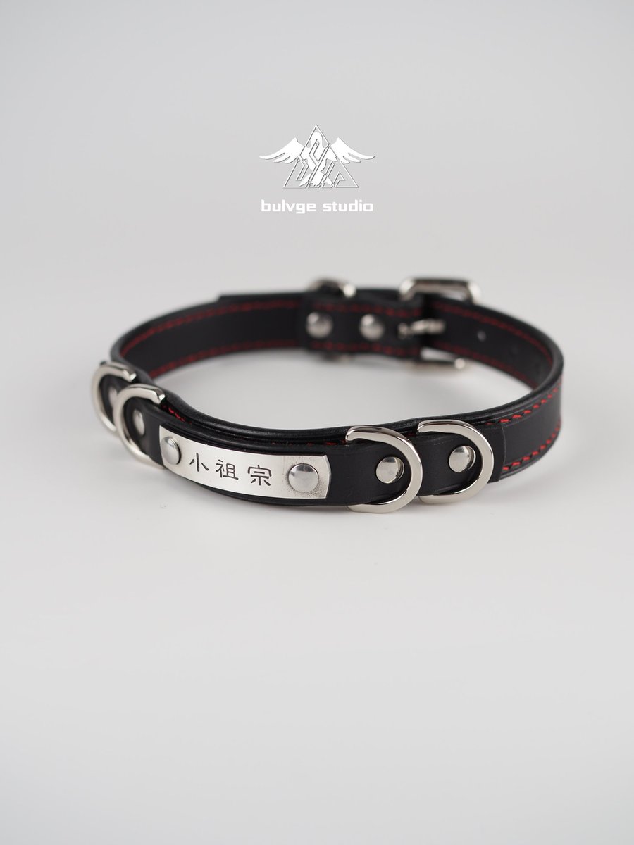 bulvge_studio's tweet photo. 纯银狗牌，黑红经典配色，项圈定制

#项圈定制 #小众饰品 #字母圈 https://t.co/PGCTxSkpov