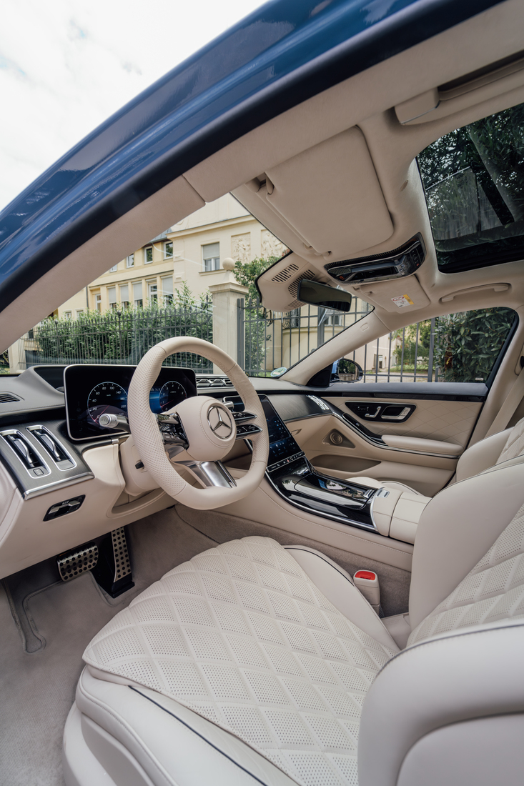 Dé remedie tegen de winterblues? Een stevige dosis van onze stijlvolle Mercedes-Benz #SClass Saloon in MANUFAKTUR vintage blue solid. 💙

Ontdek meer: mb4.me/Maybach_SCLASS…

@louismugler voor #MBcreator

#MercedesMaybach