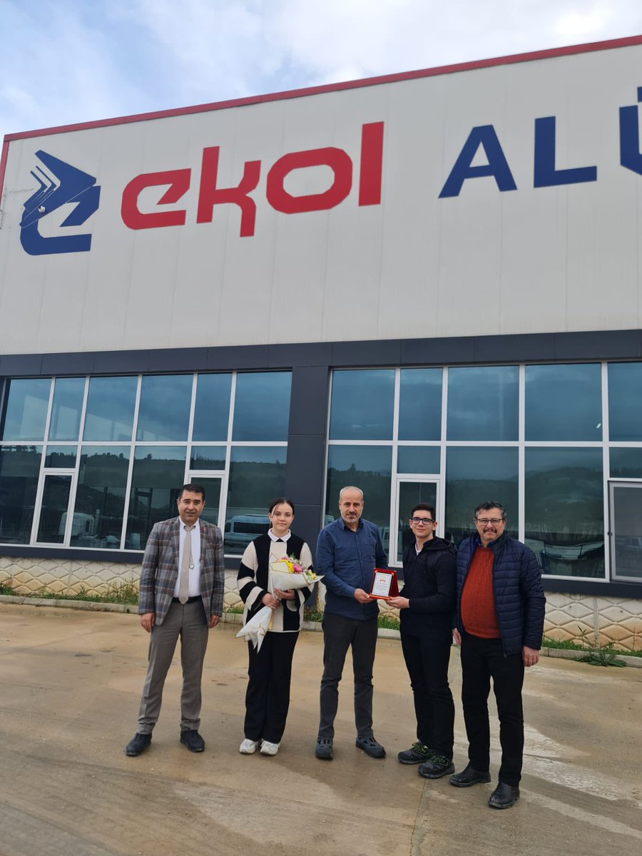 fuatagdag's tweet photo. BİL-EN programı Sayın Suat UZUNAL Okulumuzun güvenliği için sağladığınız güvenlik kameralarıyla öğrencilerimize daha huzurlu bir ortam sundunuz. Eğitime olan destek ve duyarlıl��ğınız için minnettarız. @sefikaygol @MustafaSamiAkyl @OsmKaymakamligi https://t.co/6dcv00buUE