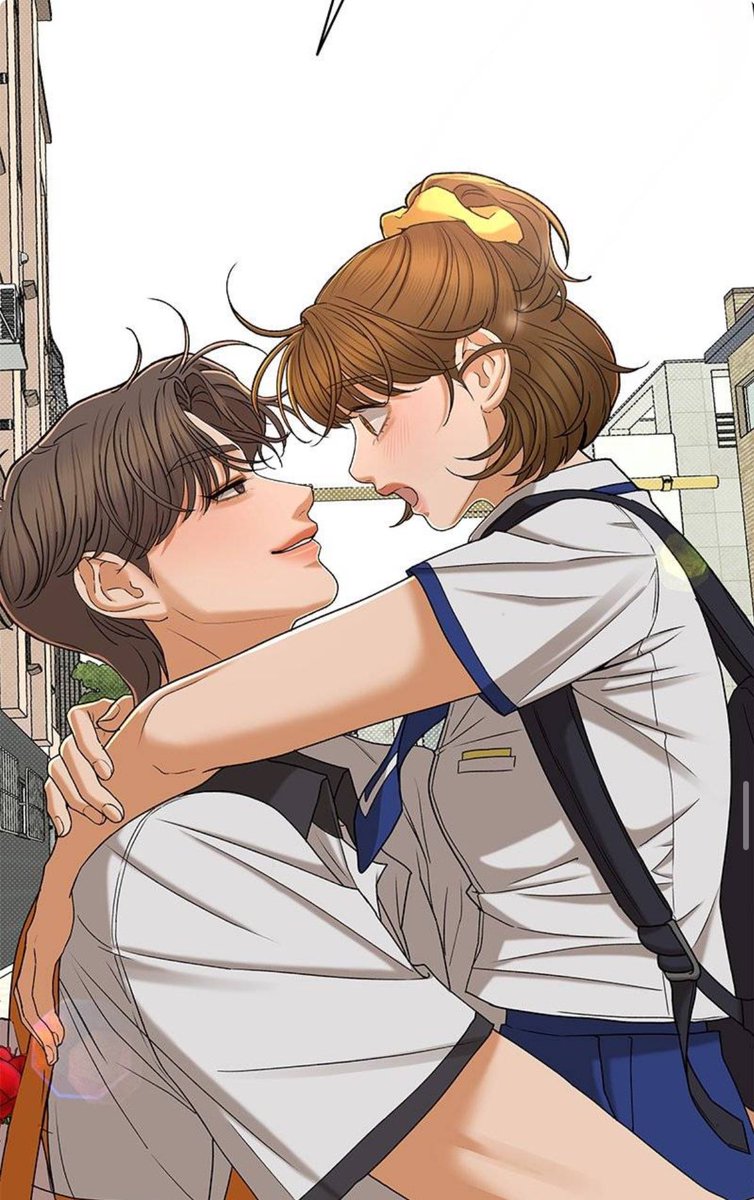 haerusb's tweet photo. the way he asked for a hug was so cute. They really are the most wholesome couple ever🥹 https://t.co/KGjpYfGnsa