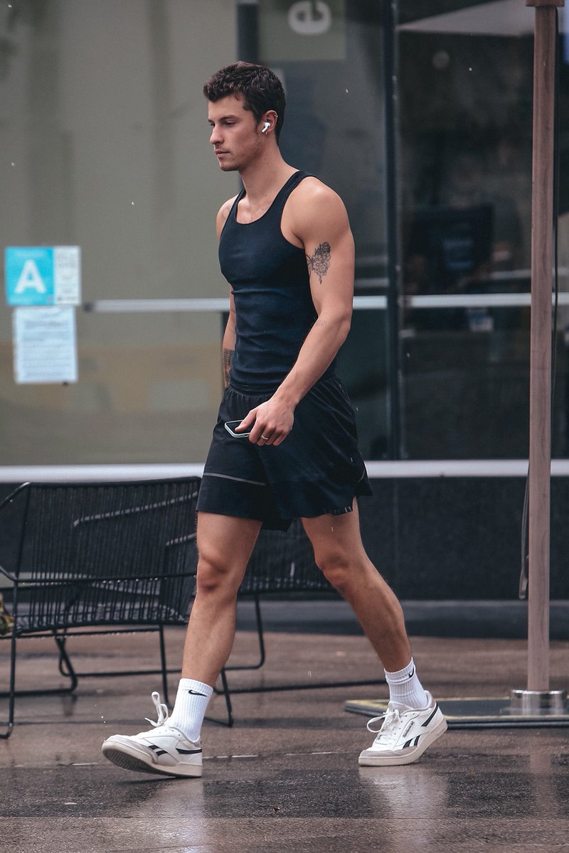 ShawnFansRaya's tweet image. remember shawn mendes this day &amp;gt;&amp;gt;