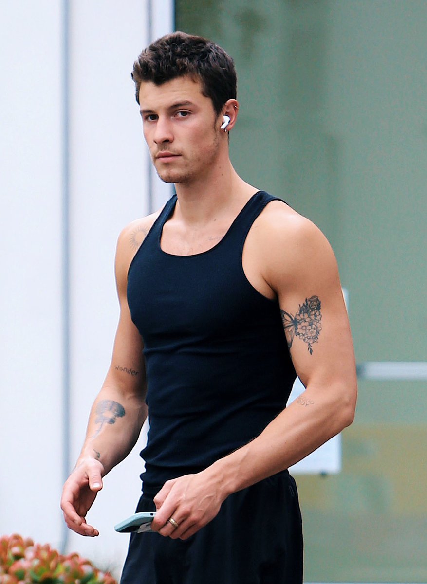 ShawnFansRaya's tweet image. remember shawn mendes this day &amp;gt;&amp;gt;