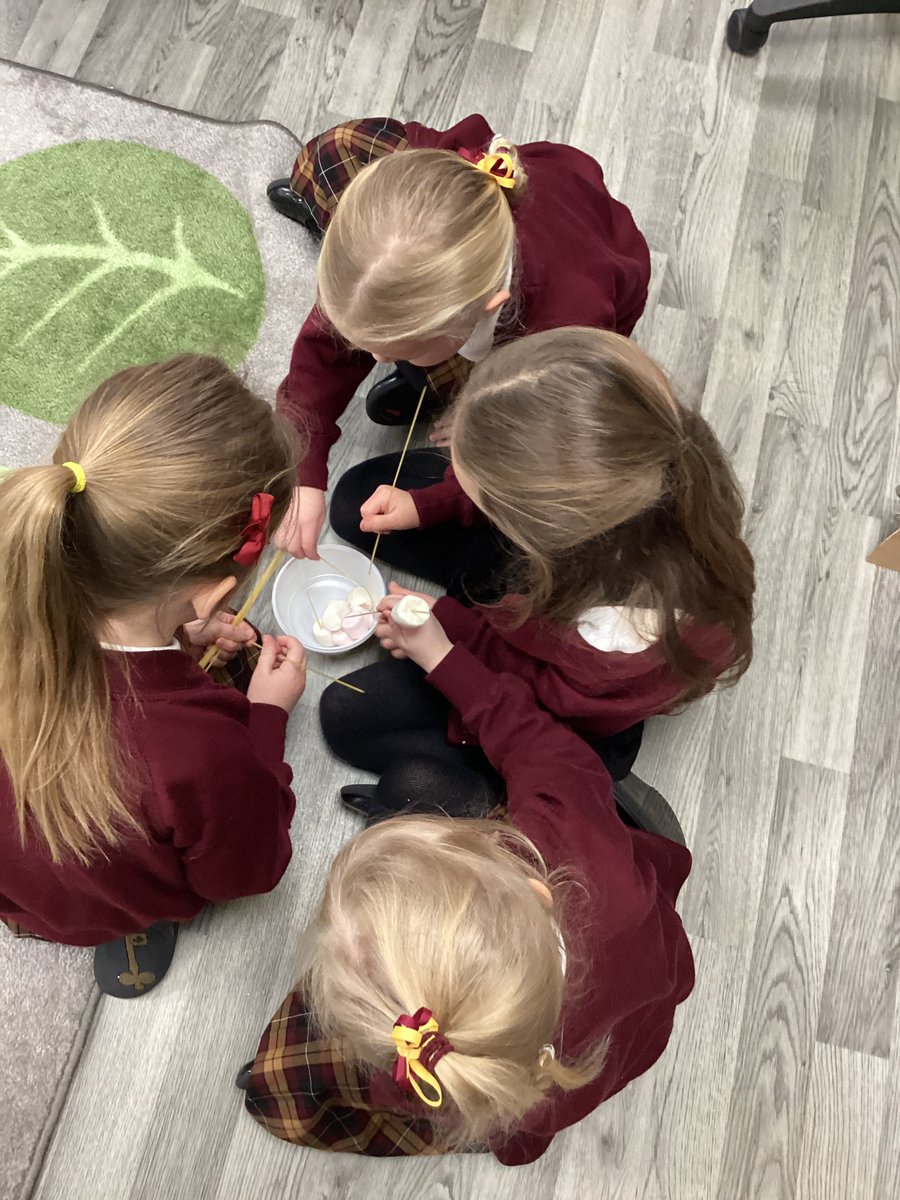 AshingdonAPA's tweet image. Reid class have been attempting a big challenge today as part of their PSED. Working in small groups, the children  built a tower using only marshmallows and spaghetti.