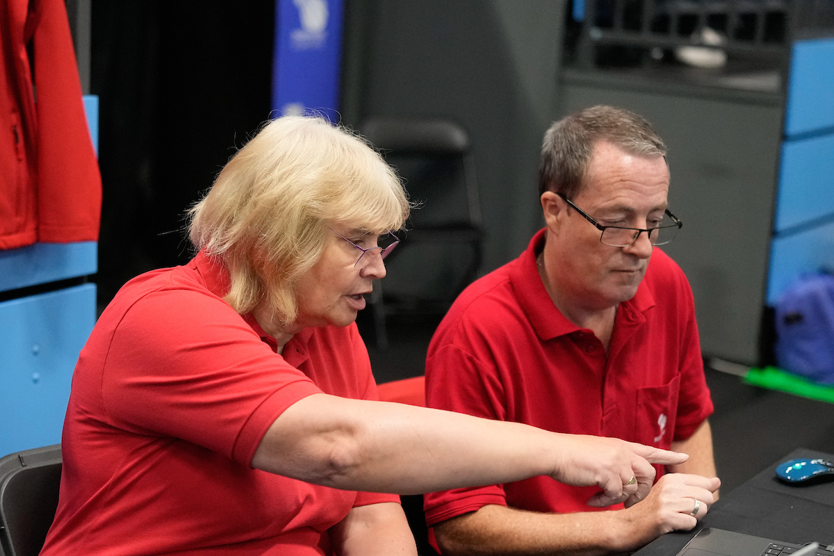 BadmintonEnglnd's tweet photo. BOOK NOW!
Referee Level 1 Course 🏸
Online course via Zoom
27 &amp; 29 January at 6pm 📅
Free registration - email competition@badmintonengland.co.uk https://t.co/GBerPc7jMN