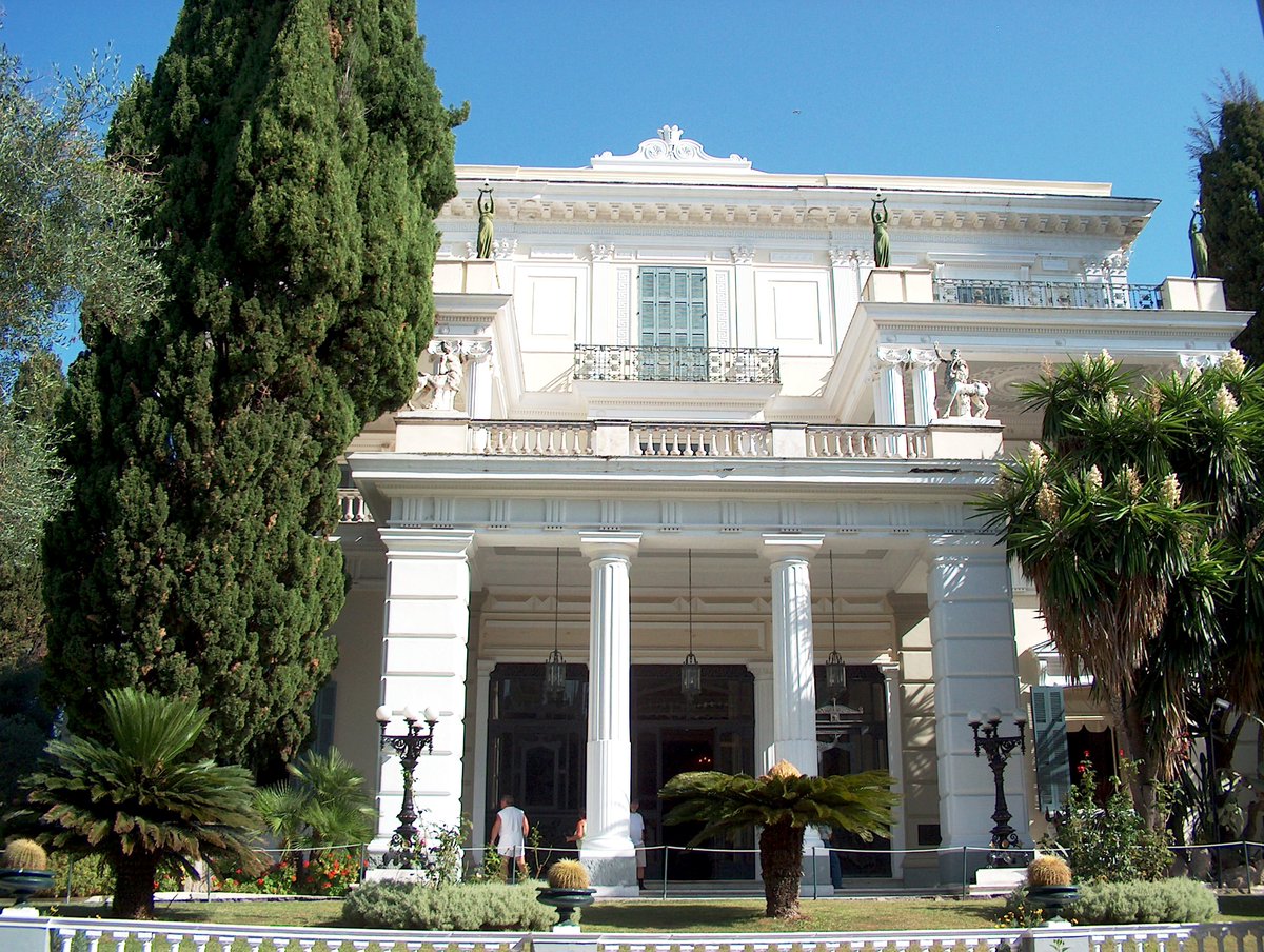 Corfu_Hotels's tweet photo. Музей Ахиллион. Летний дворец Елизаветы — один из важнейших исторических памятников Корфу. После многих лет реконструкции и обновления дворец вновь обрел былую славу.!
⛱ Подробнее: https://t.co/t9MbL9dmZ8
#Ахиллион #музей #корфу #Греция #Корфу #corfusecret #карнавалкорфу https://t.co/fGYFE2yPHy