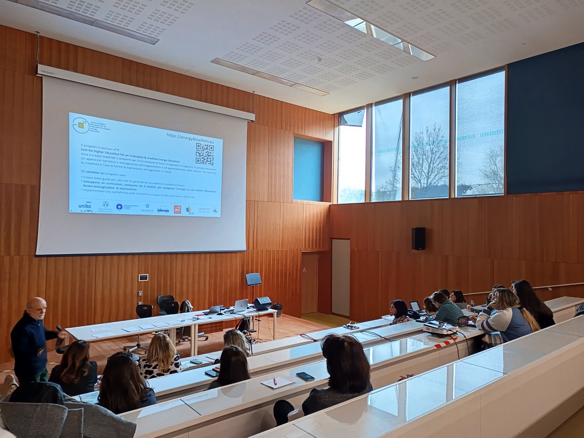 E4projectEU's tweet photo. On the 10th of January, the Faculty of Education of @unibz organised e^4 Multiplier Event at "Alexander Langer" Primary School in Bozen. Teachers had the opportunity to discover and experience the power of e^4 imaginative tools 💥 https://t.co/JZtMBfKi67