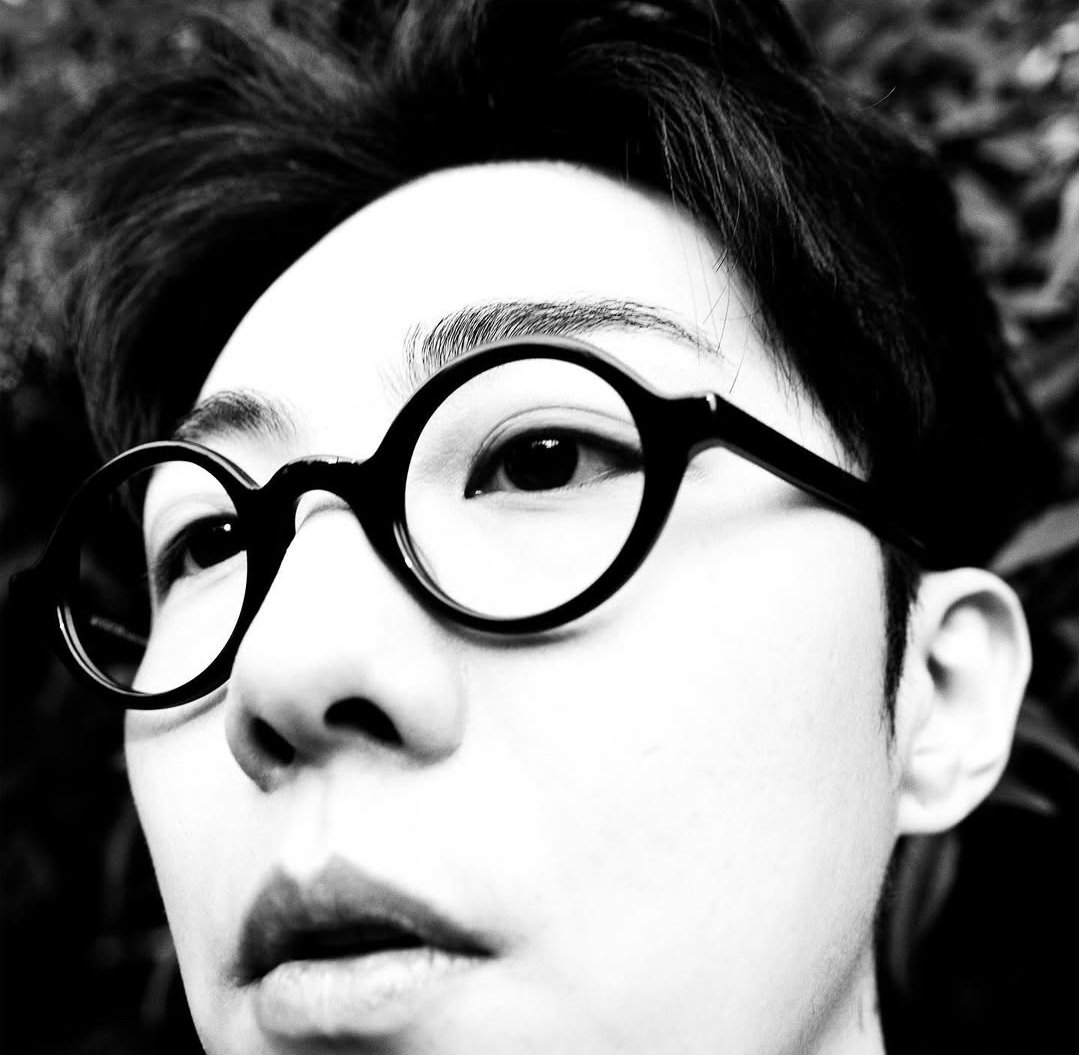 sweet_potato_fh's tweet photo. 진짜 카메라킁카하는 강아지같다 https://t.co/dhtSbwisMl