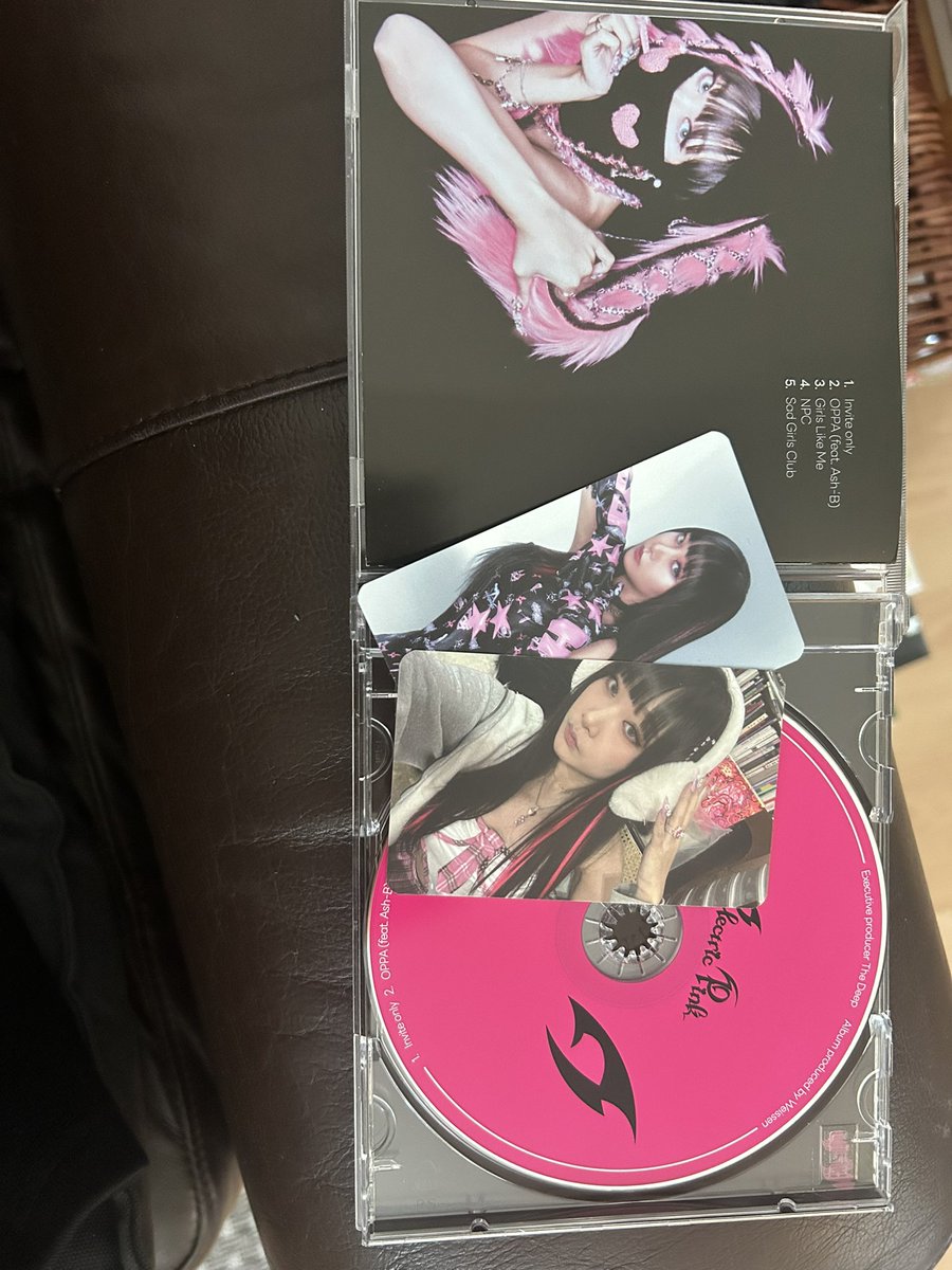 SLAYYYYY MY THE DEEP ALBUM ARRIVED GOT MY PHOTOCARD PULLS <a href="/TheDeep_offical/">The Deep ☆ KPOP B!TCH</a>