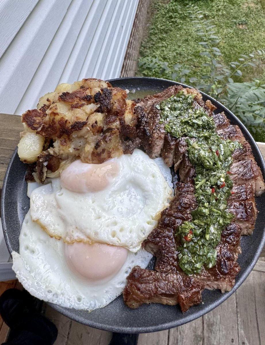 foodietechlab's tweet photo. Name a better breakfast than steak &amp; eggs with hashbrown 🍳🥩 🥔 !!!! https://t.co/sCctPxG7ZJ
