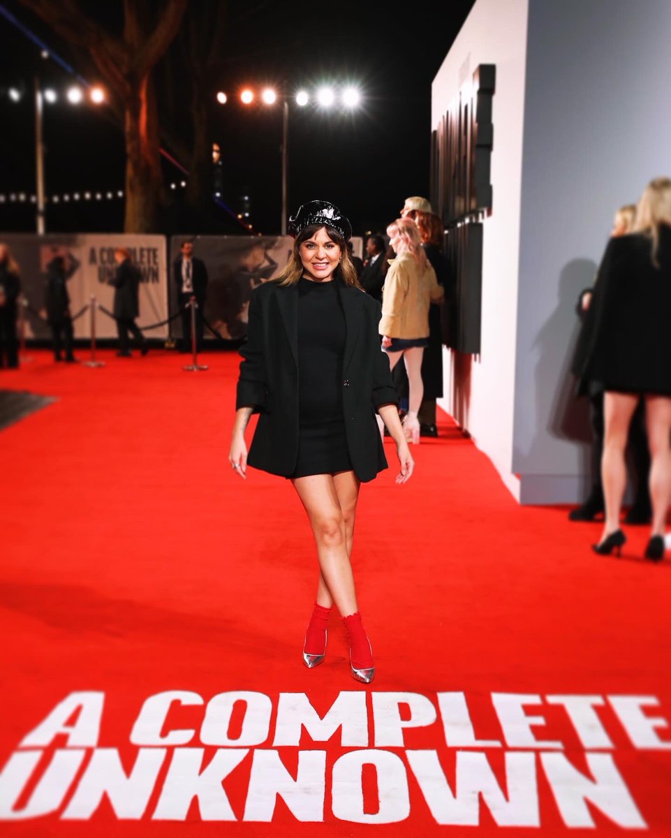 ‘Like A Rolling Stone’ is in my top 5 favourite songs of all time. Maybe top 3? 

Buzzing to go to the London premiere of ‘A Complete Unknown’. SUCH a good biopic, Timothee is incredible as usual. I loved it. 

Off to buy a harmonica. 
Thanks <a href="/DawBell/">DawBell</a> 
<a href="/SearchlightUK/">Searchlight Pictures UK</a>