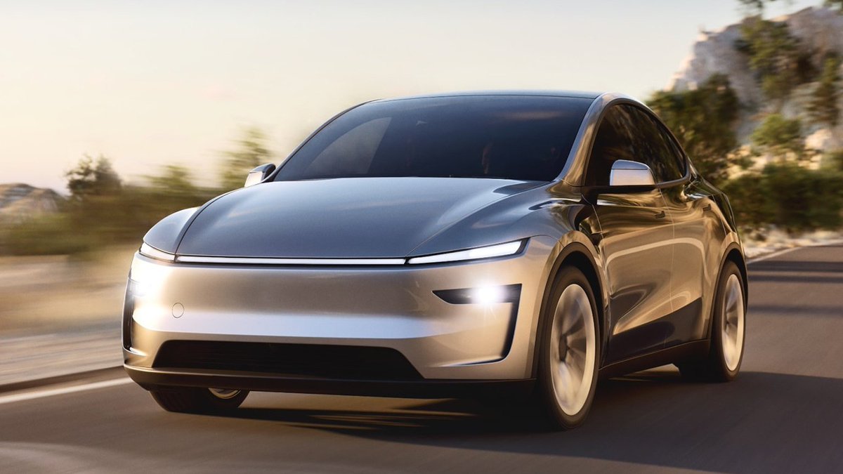 Plytonet's tweet image. Tesla&apos;s 2025 Model Y refresh is here with a sleek design, minimalist interior, and improved performance! 🌍🚗 
Which feature excites you the most? 🔋

More:[plyto.net/2025-tesla-ref…]
#Tesla #EVUpdate #ModelYRefresh