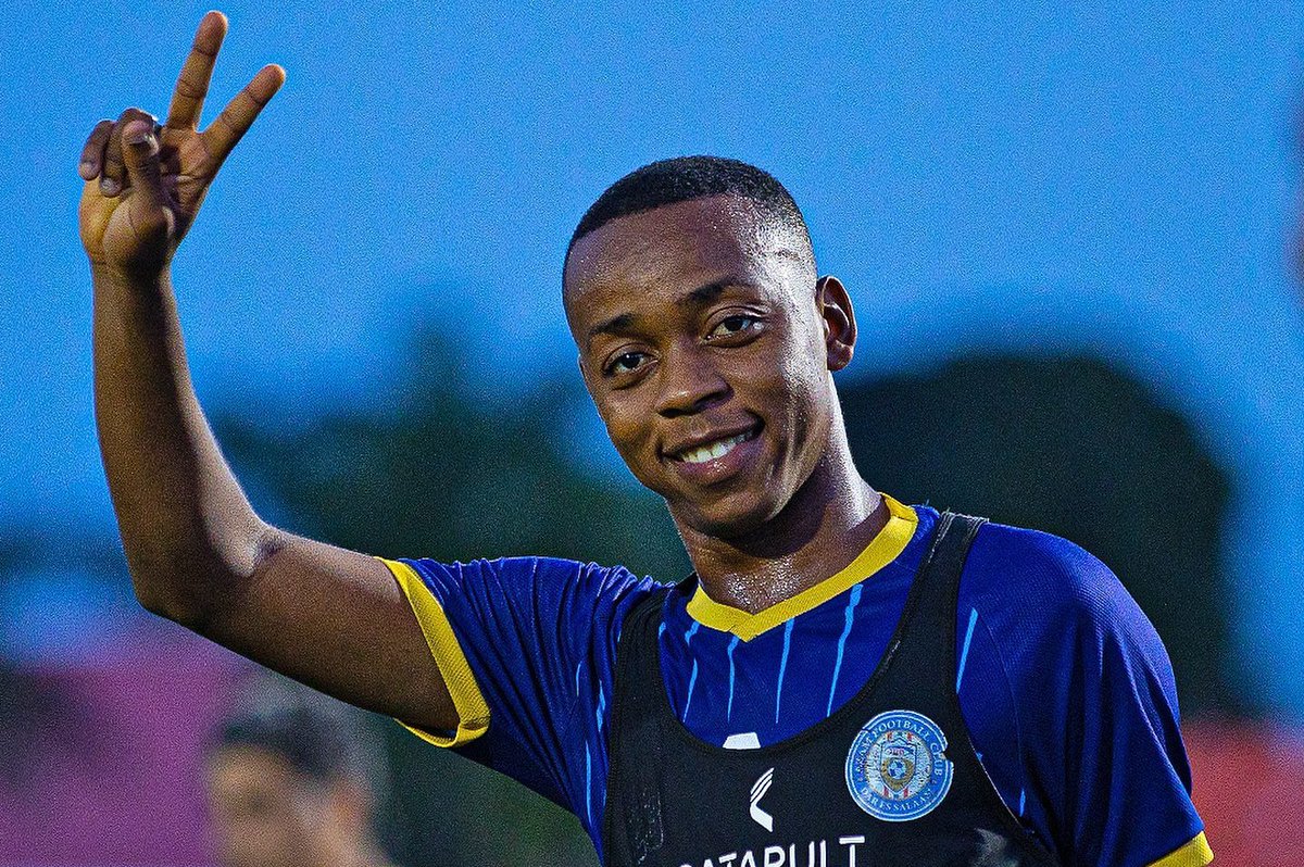 EricNdagije250's tweet photo. 🚨BREAKING 

Azam FC🇹🇿 star Feisal Salum🇹🇿 is reportedly keen to stay in Tanzania and join Simba SC🇹🇿 under Fadlu Davids, despite strong interest from Kaizer Chiefs🇿🇦. https://t.co/Jm659jEvS3