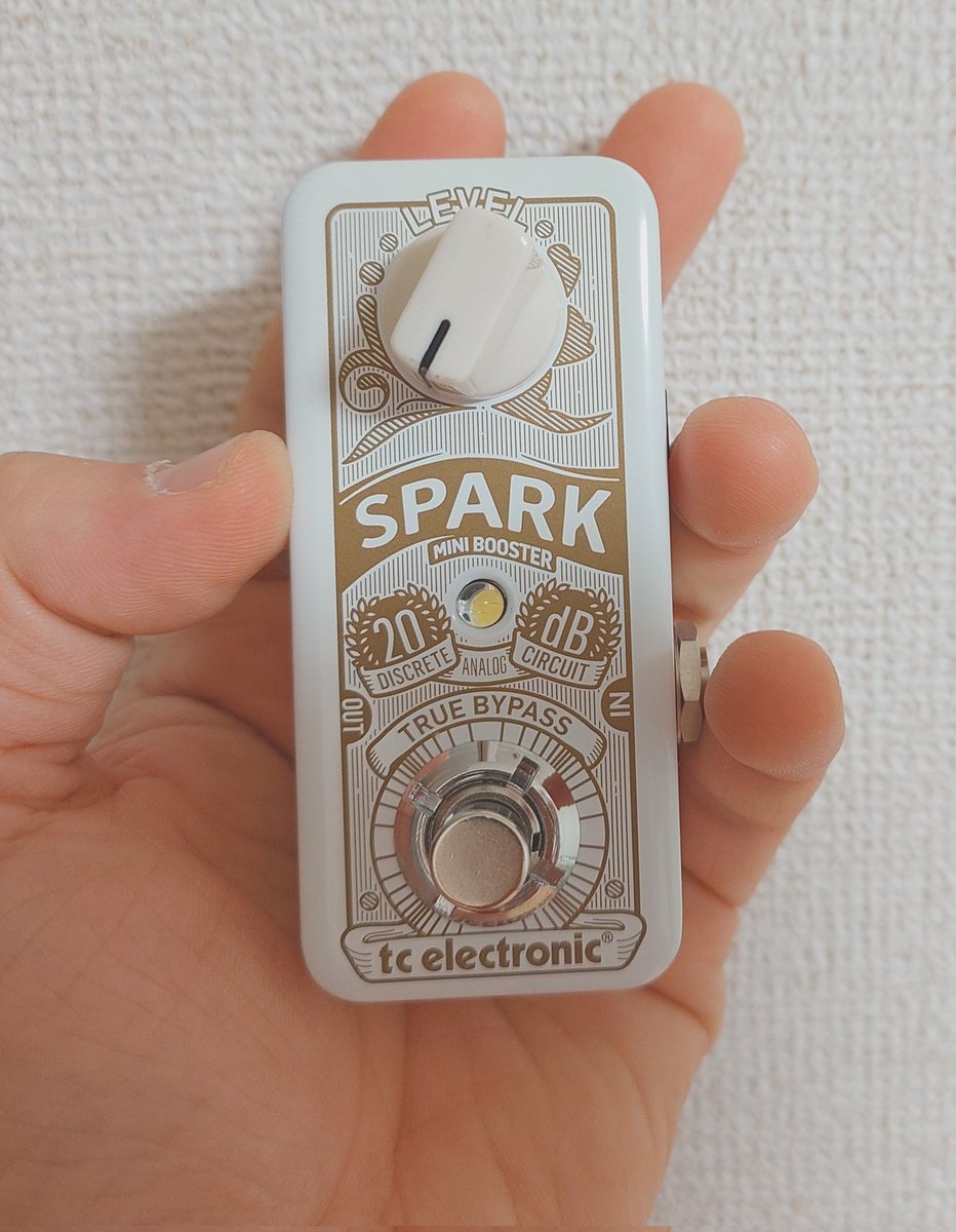 FunkLoud's tweet photo. かなり久々にギター用の機材をゲット👍

昔々ライブとかセッションに参加してた時に何かと重宝したのがブースターだったから、趣味復活に向けての最初の一台ということで♫

デカいアンプに繋いで鳴らしてみたい😄
　
 #tcelectronic

 #sparkminibooster https://t.co/9htXN8iKa9
