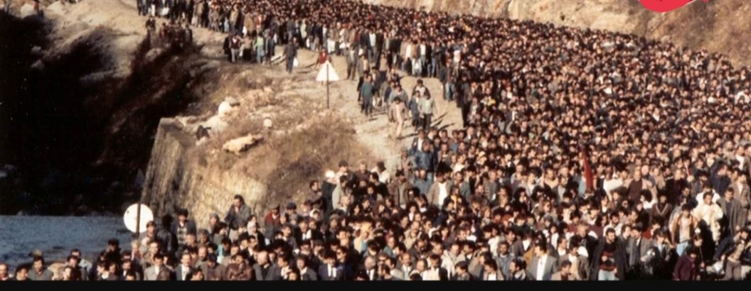 fikrigultekin's tweet photo. @ekrem_imamoglu 
Yapılan bu haksızlıklara karşı bir hareket yapılacaksa eğer, tek çözüm önerim. 4 Ocak 1991 de madencilerin yaptığı yürüyüş gibi muhalefet partilerin önderliğinde 81 ilden hareketle topluca Ankara'ya yürümek lazım. https://t.co/V5hWgY2HKm