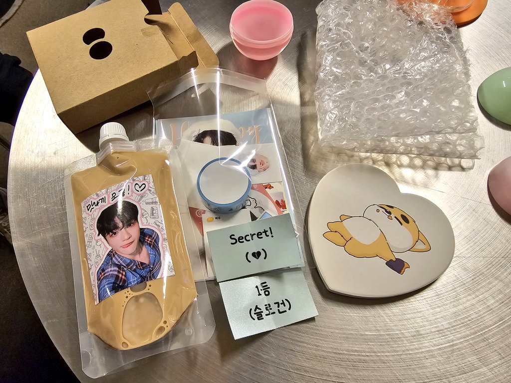 이번 달 운 모두 여기다가 쓴듯.. 🫢
가나지로 가득한 아기자기한 공간 🐶

#탸니는_삐삐네_강아지
#환한빛을_닮은_태환아_생일축하해
<a href="/whose_puppy/">🐾𝙒𝙝𝙤𝙨𝙚 𝙋𝙪𝙥𝙥𝙮?!</a>