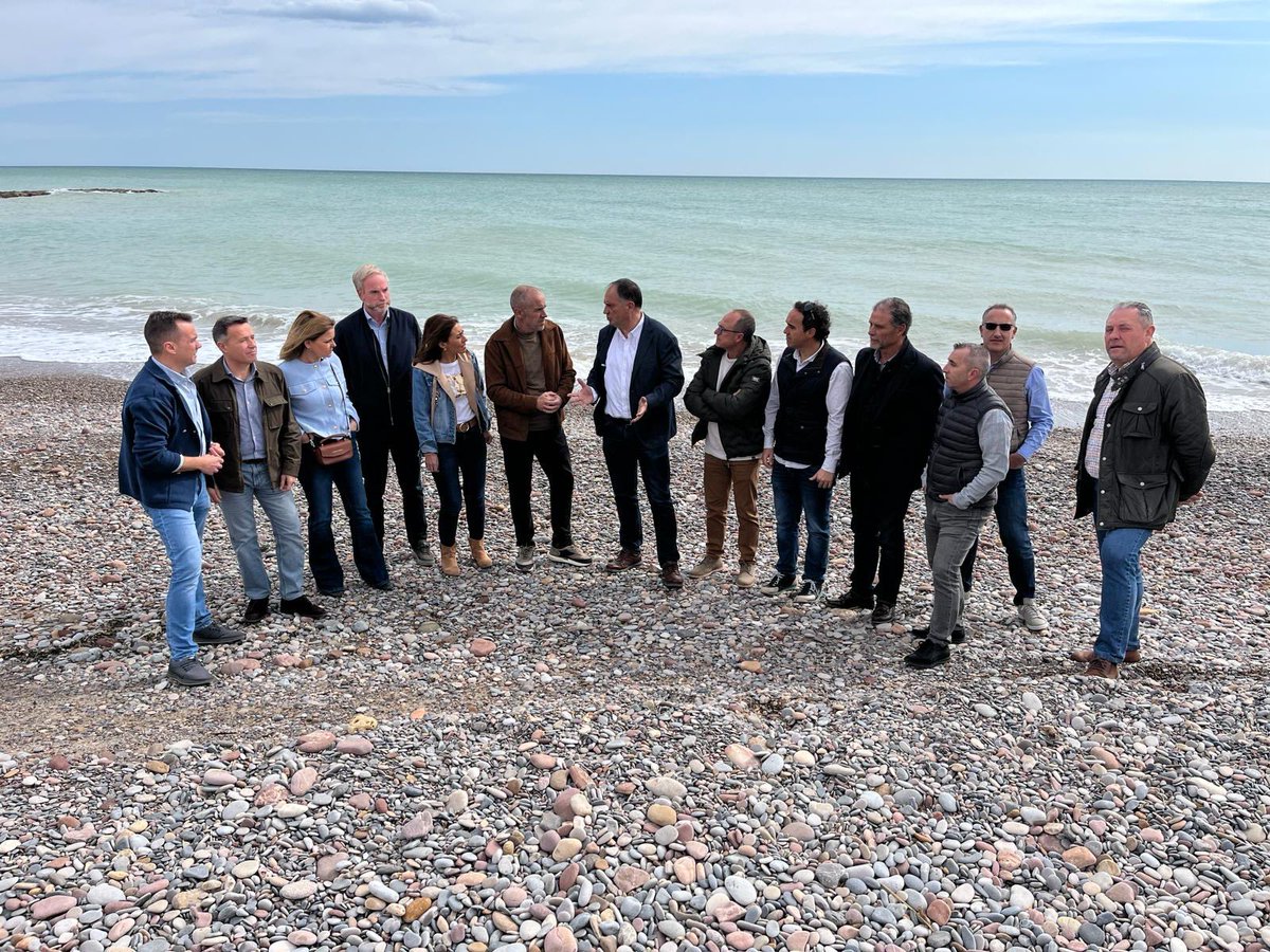 popularescs's tweet photo. 🔴El PSOE abandona nuestras playas.

Desde los gobs. del PPCS hemos trabajado para reparar carreteras y servicios tras las danas. Pero las competencias del dom. púb. marítimo-terrestre son del Gob. de España.

Exigimos que Sánchez deje de mirar hacia otro lado y cumpla su deber. https://t.co/bviwEWcH6u