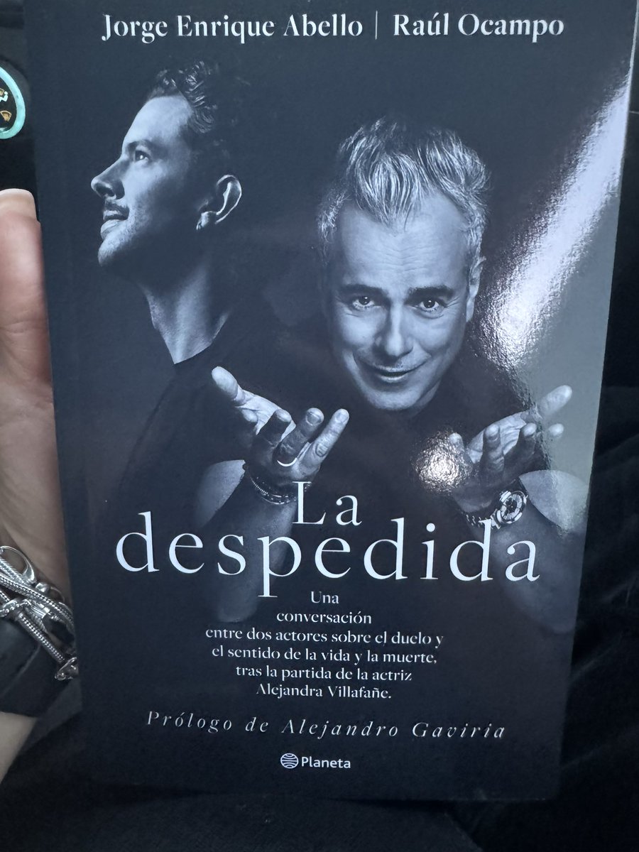 Camor09's tweet photo. Este libro 😮‍💨 
Respeto, admiración, Maestro! @jeabello https://t.co/ramgLdgW1W