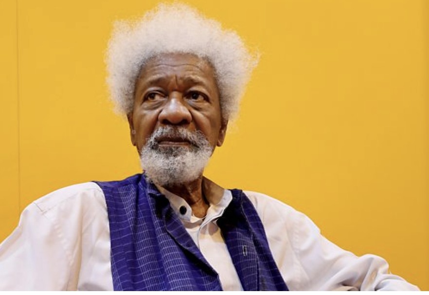 roberto_bossa's tweet photo. @NYGBertie Wole Soyinka, Nobel africano, en Cartagena de Indias, puerto negrero en la colonia, dijo impresionado en 2007: "Los cartageneros cantan y bailan música africana a pesar de 450 años de influencia española. La fuerza cultura es indestructible" https://t.co/Jxkkw10pIP
