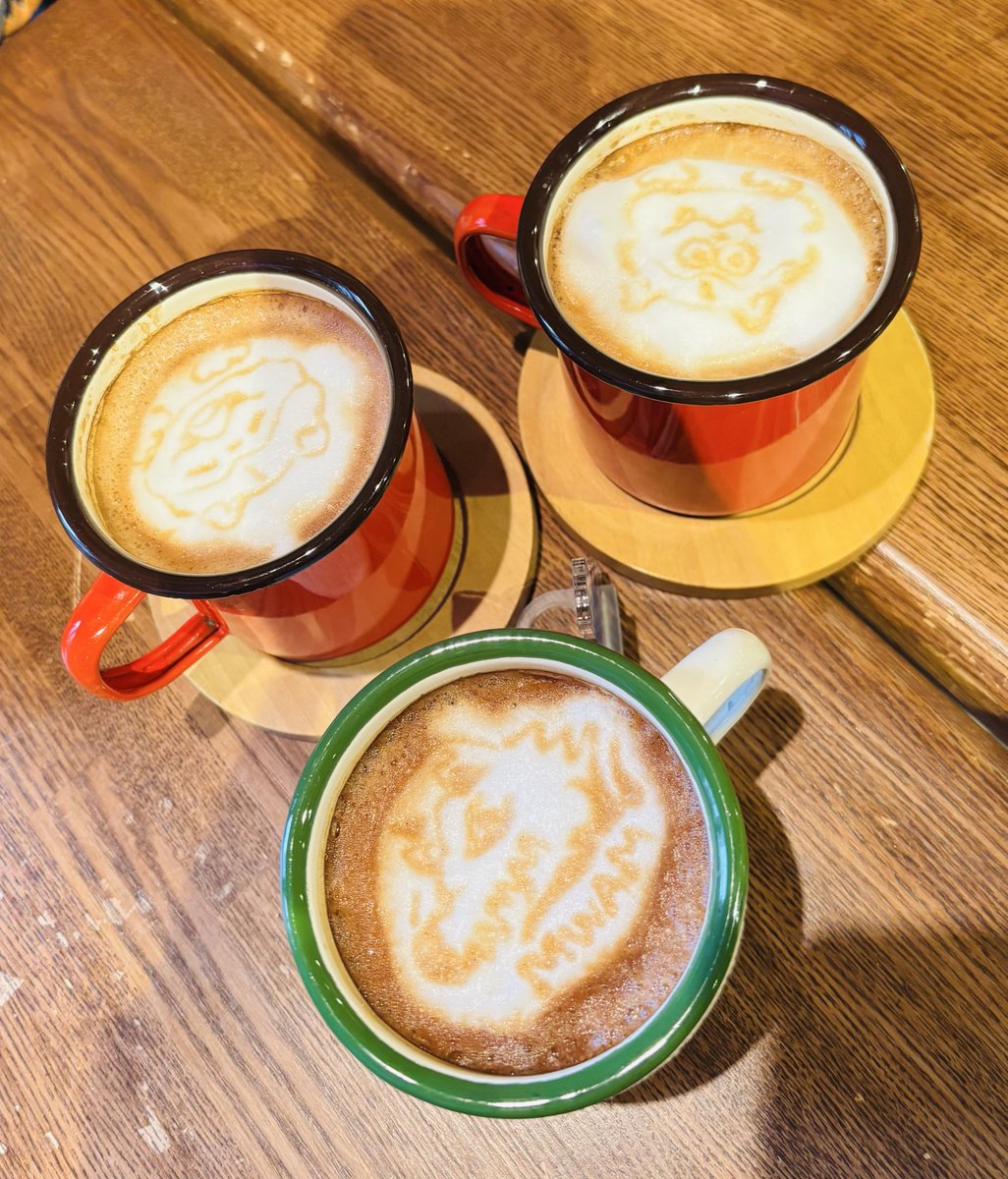 Noru_wgfc29's tweet photo. ライブ前にカフェでアートラテを☕️
めちゃめちゃかわいかったな〜🥰店員さんの技術すごすぎる🫣
ラ後はカッコよすぎるボーンズカーとラで締めくくり🤭
まだまだ余韻は続いてます🫠ライブノヒニモドリタイ
#NOMATTERLIVE
#タナパイはお借りしました🤭
#ボイさんとリブちゃんかわいすぎる https://t.co/BSASVqw35p