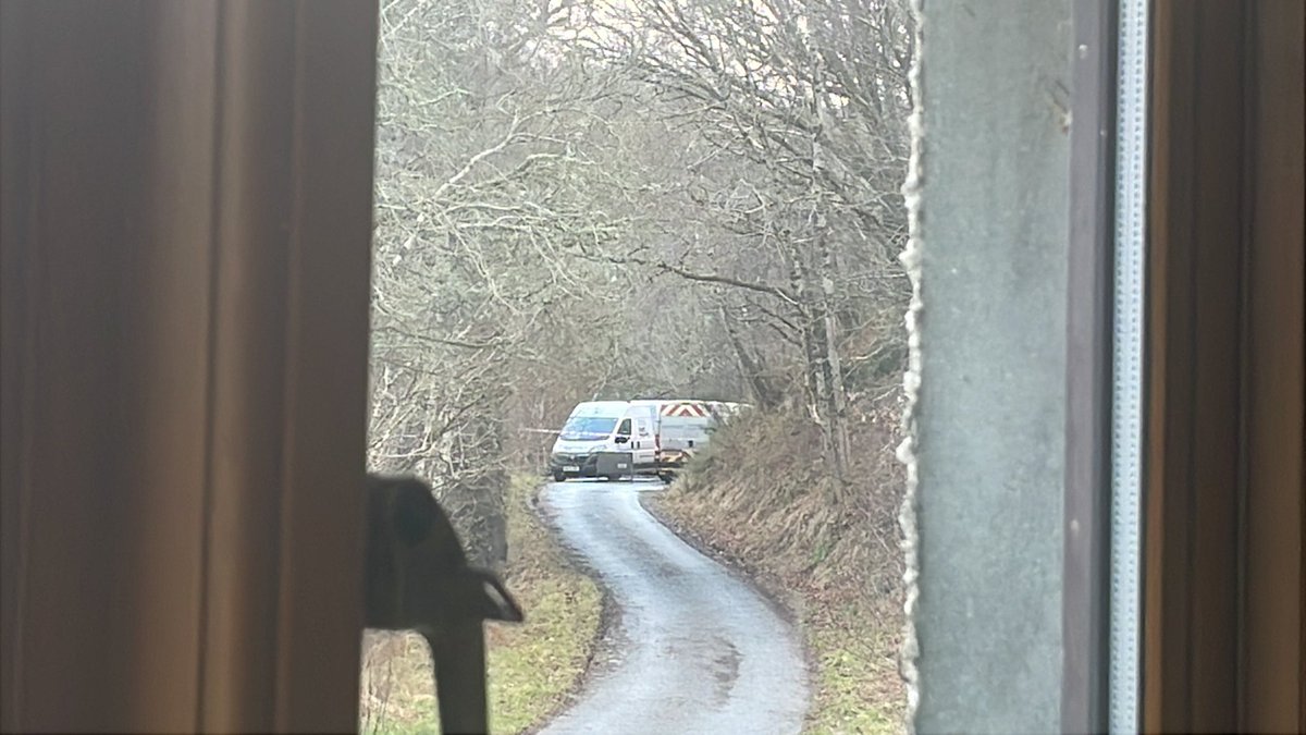 spkitty's tweet photo. @WeAreOpenreach they’re currently parked at the end of the road closure with another van full of broadband installers from another comapny https://t.co/7v6xbVFQ1e