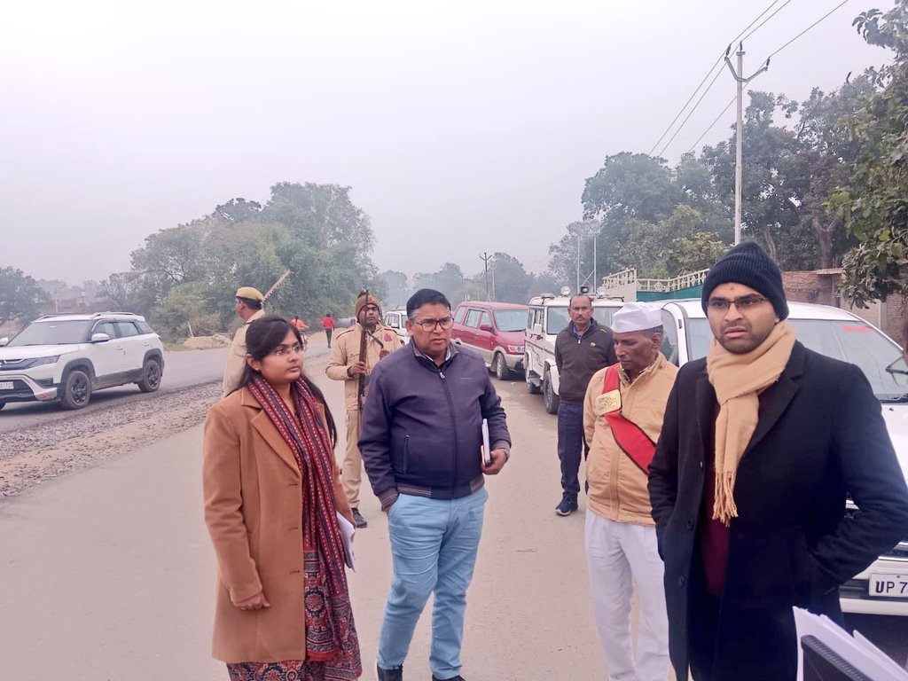 deo__kaushambi's tweet photo. @DMkaushambi ने निर्माणाधीन परियोजना कौशाम्बी #पर्यटन_स्थल को प्रयागराज मुख्यालय वाया एयरपोर्ट से जोड़ने वाले निर्माणाधीन फोर लेन मार्ग, बौद्ध थीम पार्क, गेट कंपलेक्स तथा यमुना नदी में निर्माणाधीन सेतु का निरीक्षण किया। 
@CMOfficeUP 
@ChiefSecy_UP 
@CommissionerPrg
@InfoDeptUP https://t.co/tkFfuGACQx