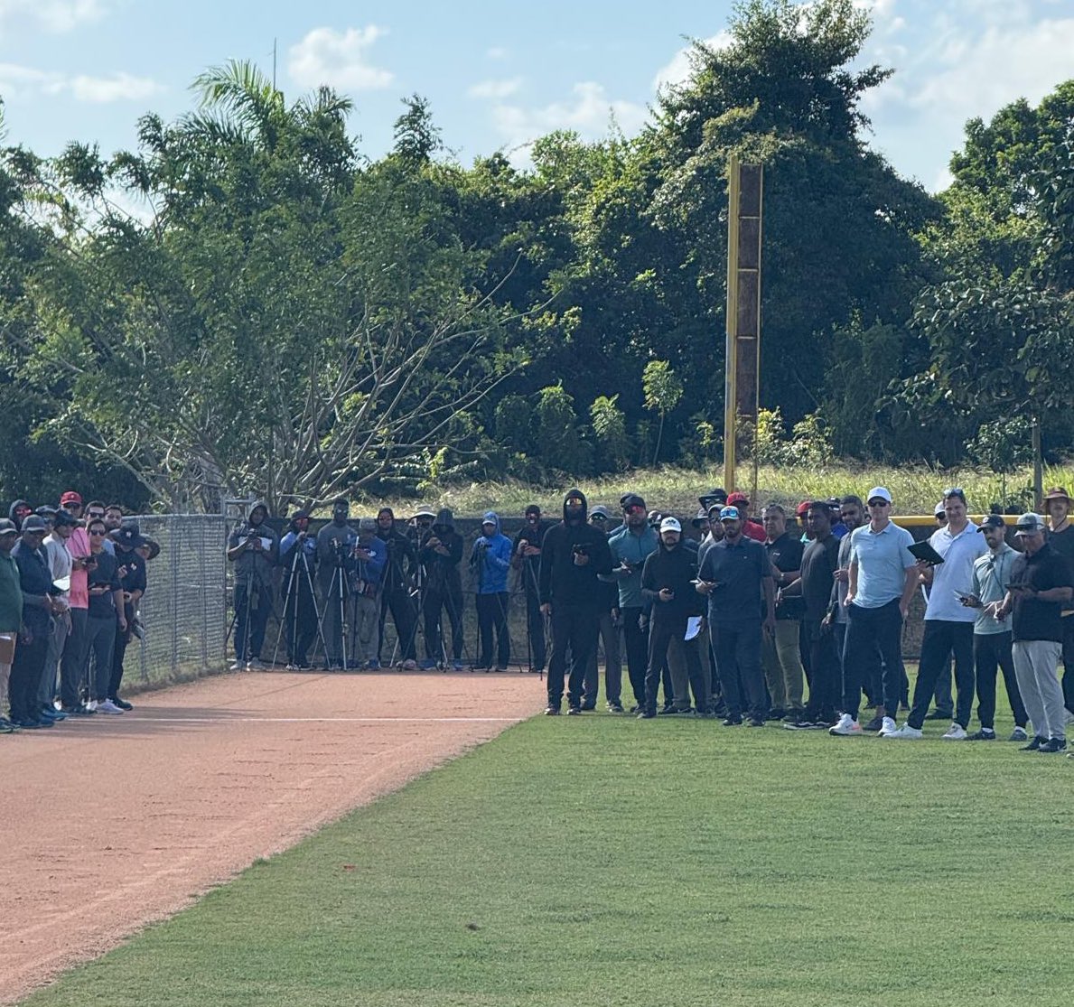 Today from 11 AM the international signing period will open until December 15. 

Years of work and sacrifice for families, young players, trainers, scouts, organizations, agents, in a process that will now lead to a new path.