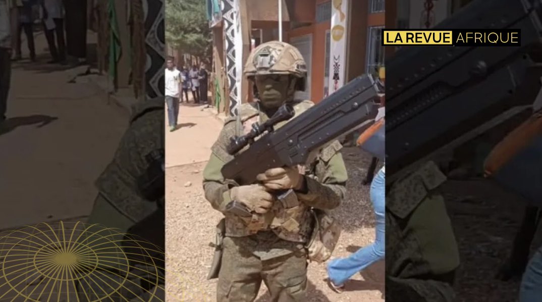 larevueafrique's tweet image. 🇧🇫 🇨🇳 FLASH | Selon le magazine Military Africa, le #BurkinaFaso a doté ses soldats d’un #fusil anti-#drone chinois.

Ce brouilleur anti-drone, WRJ-Q02, est capable de forcer les drones présents dans les 1000 mètres à atterrir, en désactivant à distance, le #GPS de l’appareil.