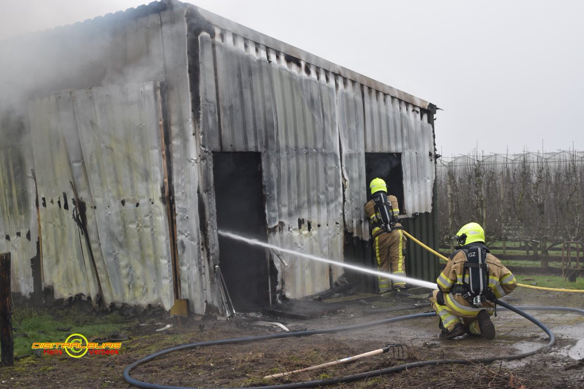 Brand in loods achter champignonkwekerij in Velddriel
