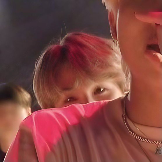 y00ngipurrs's tweet image. yoongi is really just a lil rock that wished to be a kitty and we got this. thank you, universe.