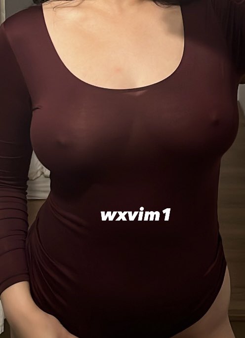 wxvim1's tweet photo. 當我穿發熱衣但還是想要有點女人味(?)時
給過嗎 https://t.co/MDy2jhuhDi
