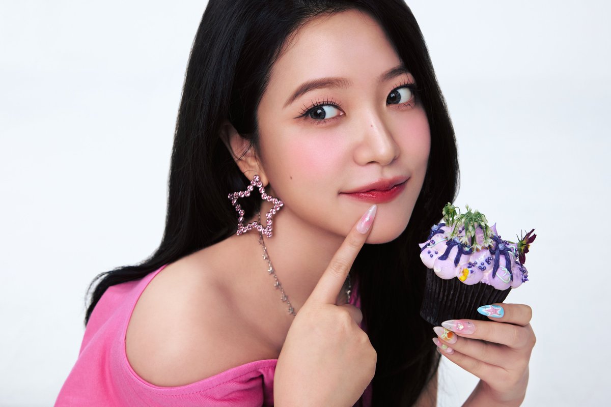SMTOWNGLOBAL's tweet image. 2025 SMTOWN : THE CULTURE, THE FUTURE
YERI

2025.02.14 6PM(KST)
🔗 30th.smtown.com
💿 Pre-order smtown.lnk.to/the_culture_th…

#SMTOWN #SM_30thAnniversary
#SMTOWN2025 #THE_CULTURE_THE_FUTURE

#KANGTA #BoA #TVXQ! #SUPERJUNIOR #GirlsGeneration 
#SHINee #EXO #RedVelvet #NCT127…