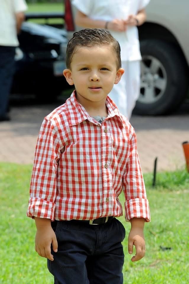 ¡Feliz cumpleaños a mi crack y figura! <a href="/JavierLedesmaL/">Javier Ledesma</a>  eres lo más. Larga vida amor mío.
