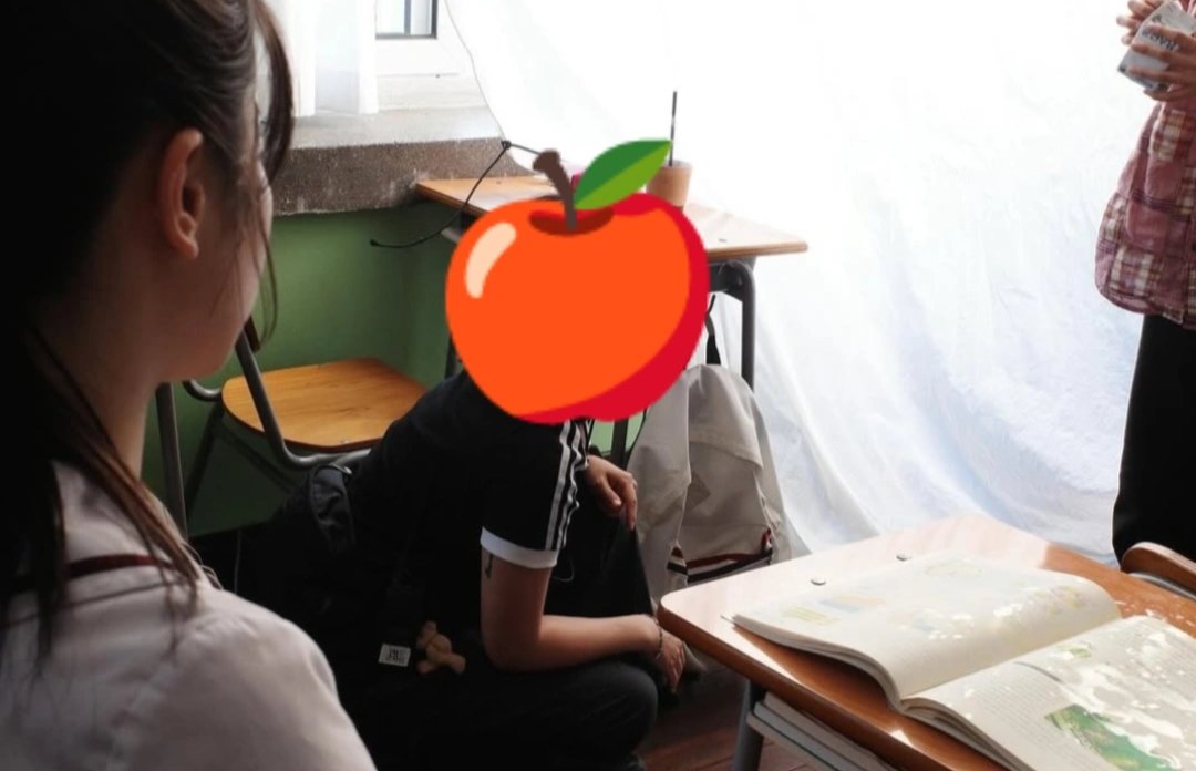 Hifirdub98's tweet photo. 🤍🍎

#Dahyun #Jinyoung #Twice #B1A4
#KimMinju #SohnJeonghyuck #LeeMingoo #LeeSeungjun #KimYohan #choyoungmyoung #songdaechan 

#그시절우리가좋아했던소녀
#youaretheappleofmyeye #koreanmovie #movie2025 https://t.co/VdMWzRMW4e
