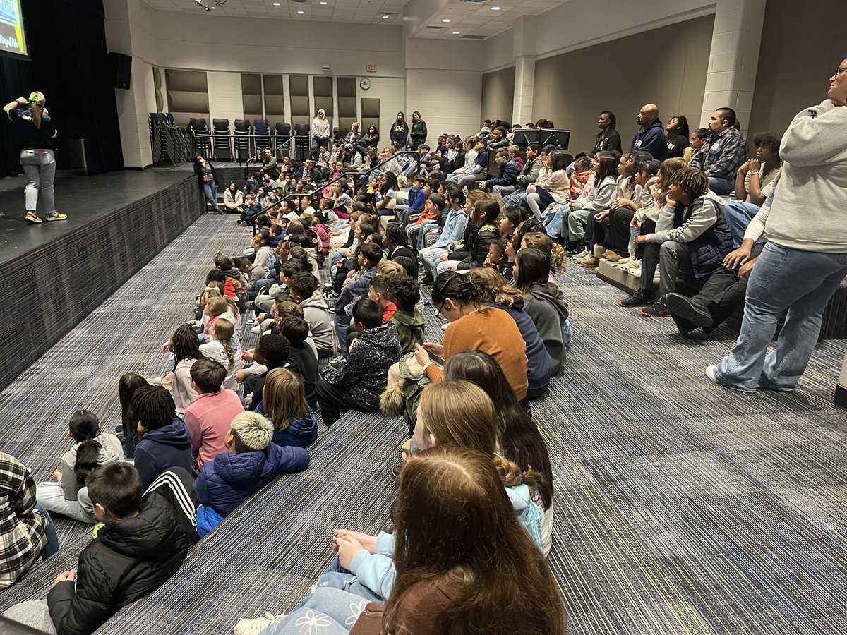 Our enthusiastic 5th grade Grizzlies enjoyed an exciting visit to WLMS, where they had the opportunity to explore the possibilities that await them in the future💙💛.<a href="/HumbleISD_GE/">Groves Elementary</a> <a href="/Angela_bland1/">Angela Bland</a> <a href="/HumbleISD_WLMS/">West Lake Middle School</a>