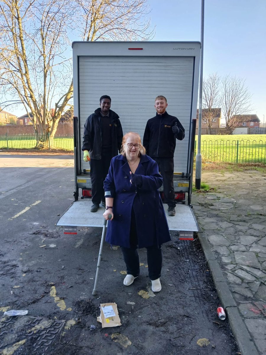Helping a community member move house? 🏠

All in a day's work at Leeds Irish Health &amp; Homes! 💪

We hope you enjoy your new home sweet home 💚