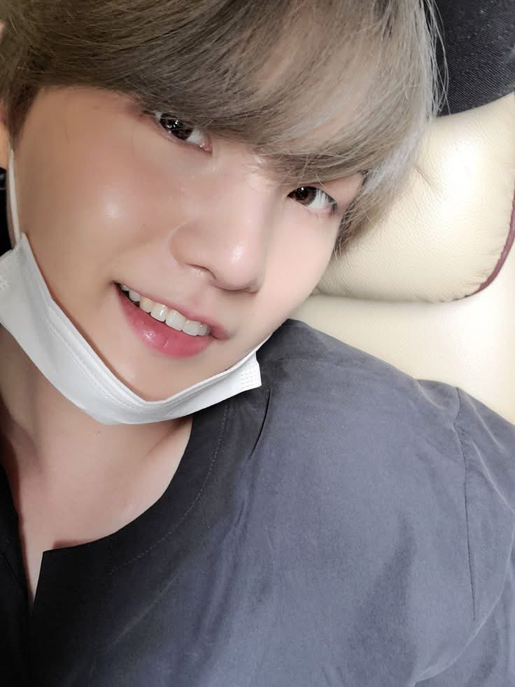 soyoungpsy's tweet photo. suga artist
suga piano
suga smile
suga producer
agust d best rapper
agust d million seller 
agust d paved the way
agust d dear my friend
agust d record setter 
yoongi basketball 
#yoongicharming
#yoongicreative 
#yoongilegendary
#SUGA #AgustD #슈가 
#방탄소년단슈가 #BTSSUGA https://t.co/HAJu0S7OLF