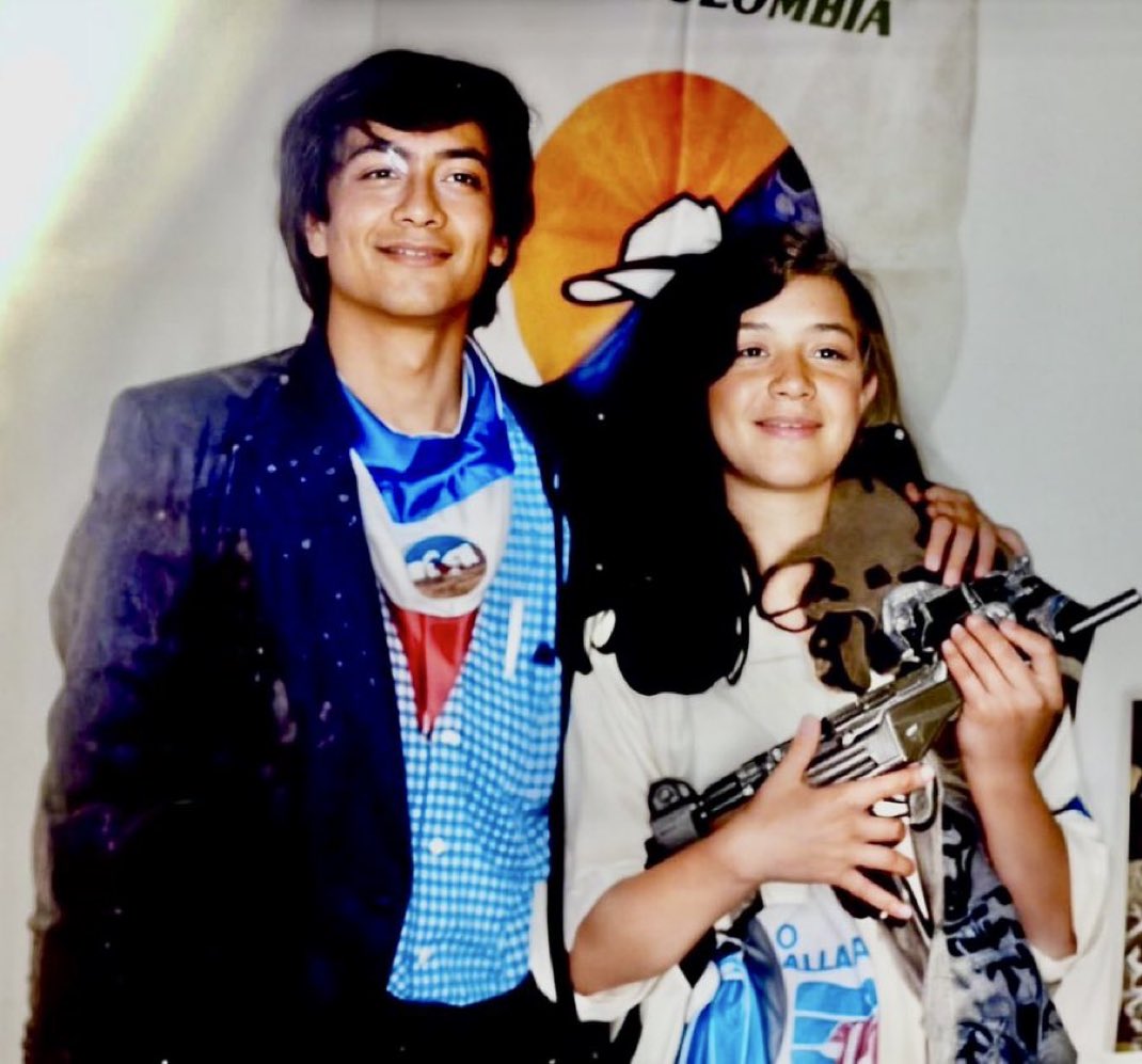 Hagamos una Vaki para mandar a pintar esa foto por todo Bogotá