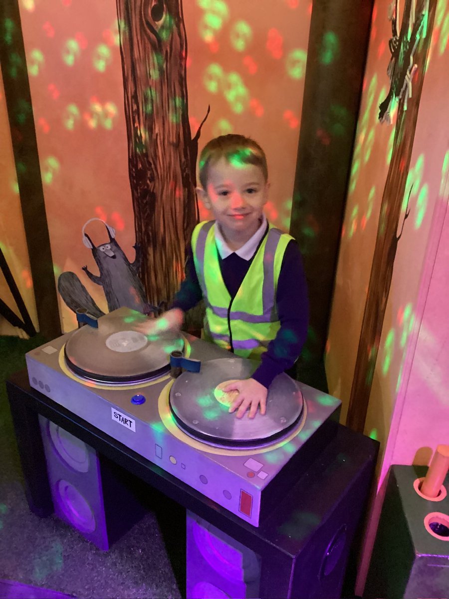 What a wonderful trip out for Blue Whale class to the <a href="/Discover_Story/">Discover</a> in Stratford immersing themselves in to a sensory storytelling experience!